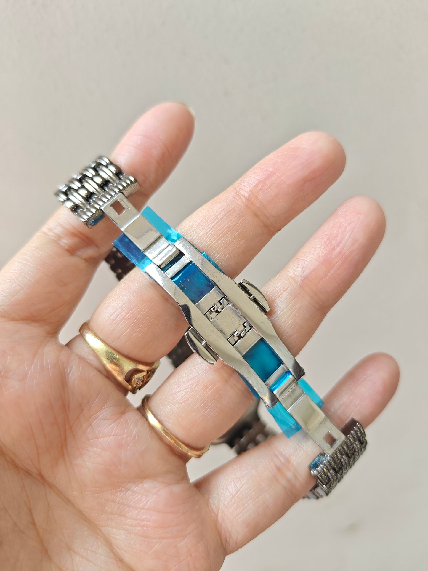 Designer and heavy look full blue watch with transparent outer ring