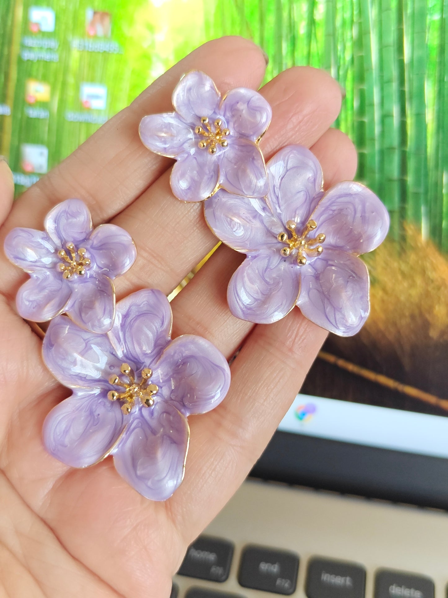 Super pretty enamel floral earrings with real detailing for women in rich lilac