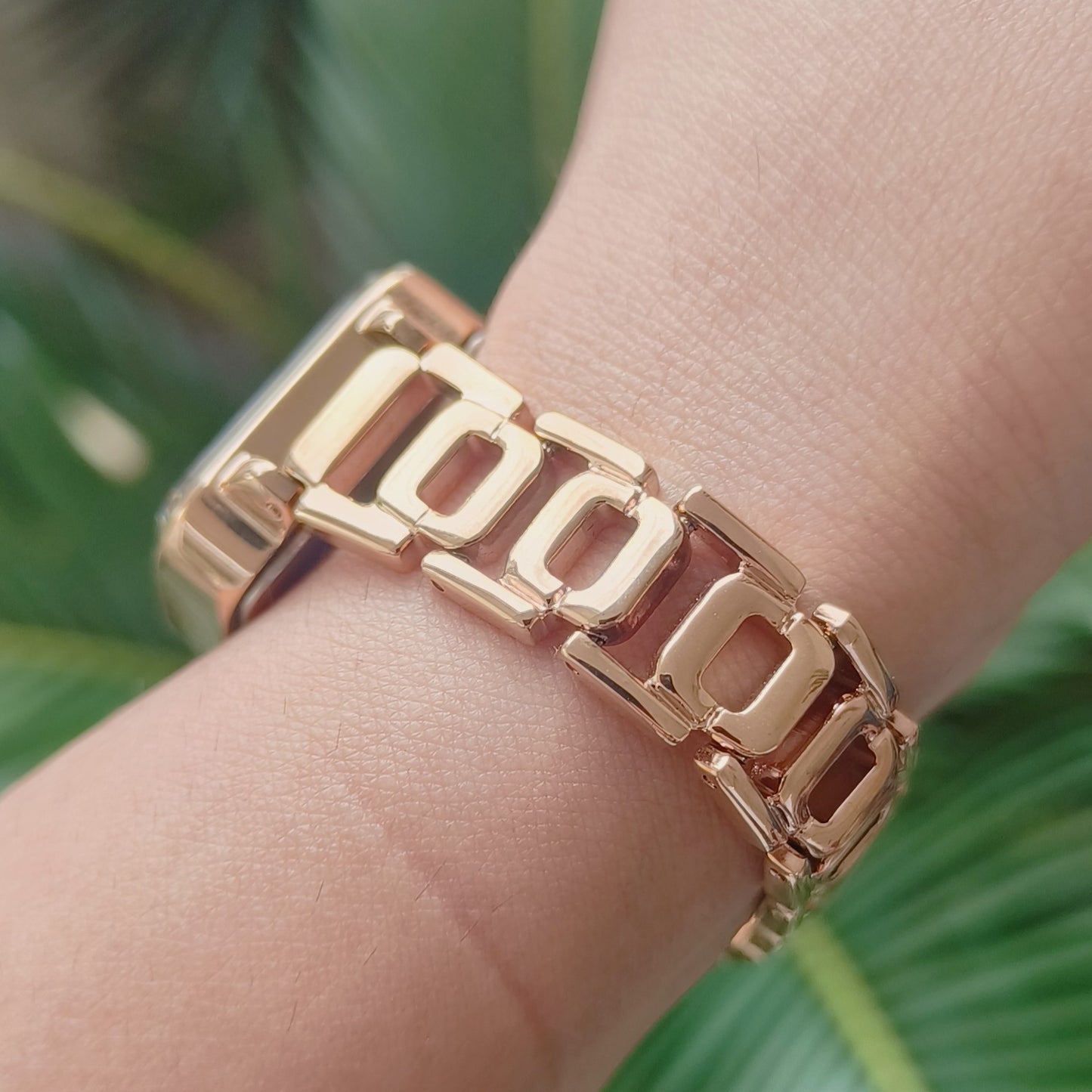 Bestseller Rectangular case Women Rose gold watch with black dial