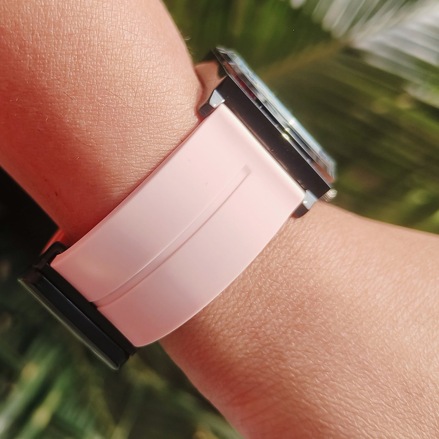 Super ptetty and absolute stunner in peachy pink shade silicone watch with magnetic closure (strap washable)