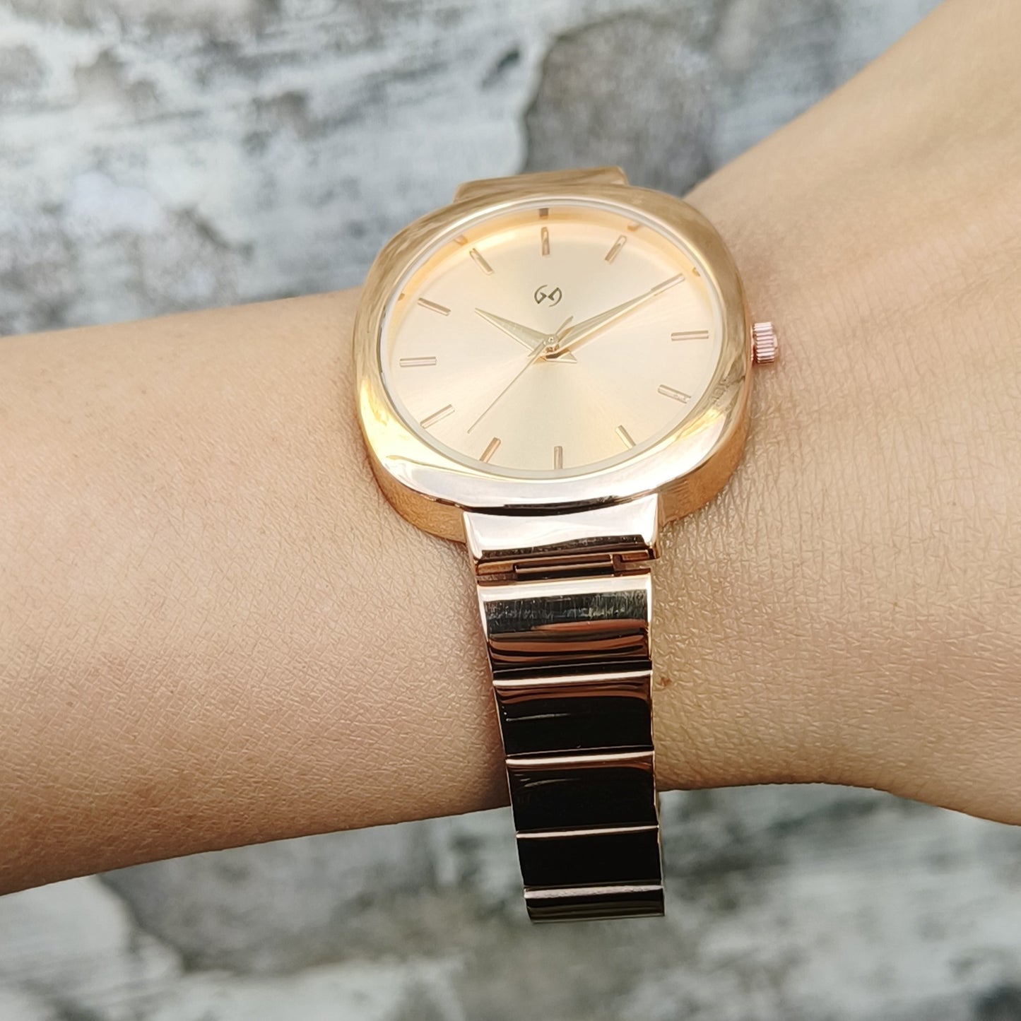 Minimalist and trendy rose gold dial watch with rectangular link chain perfect for office and daily wear