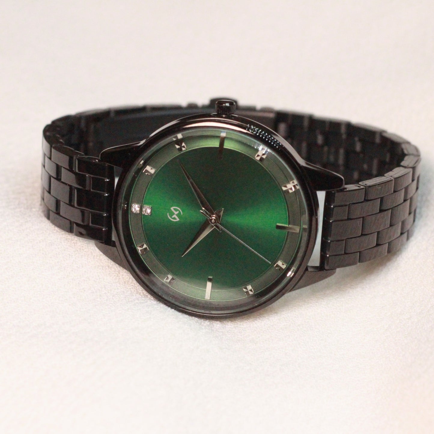 Trending soft chain black watch with deep green dial