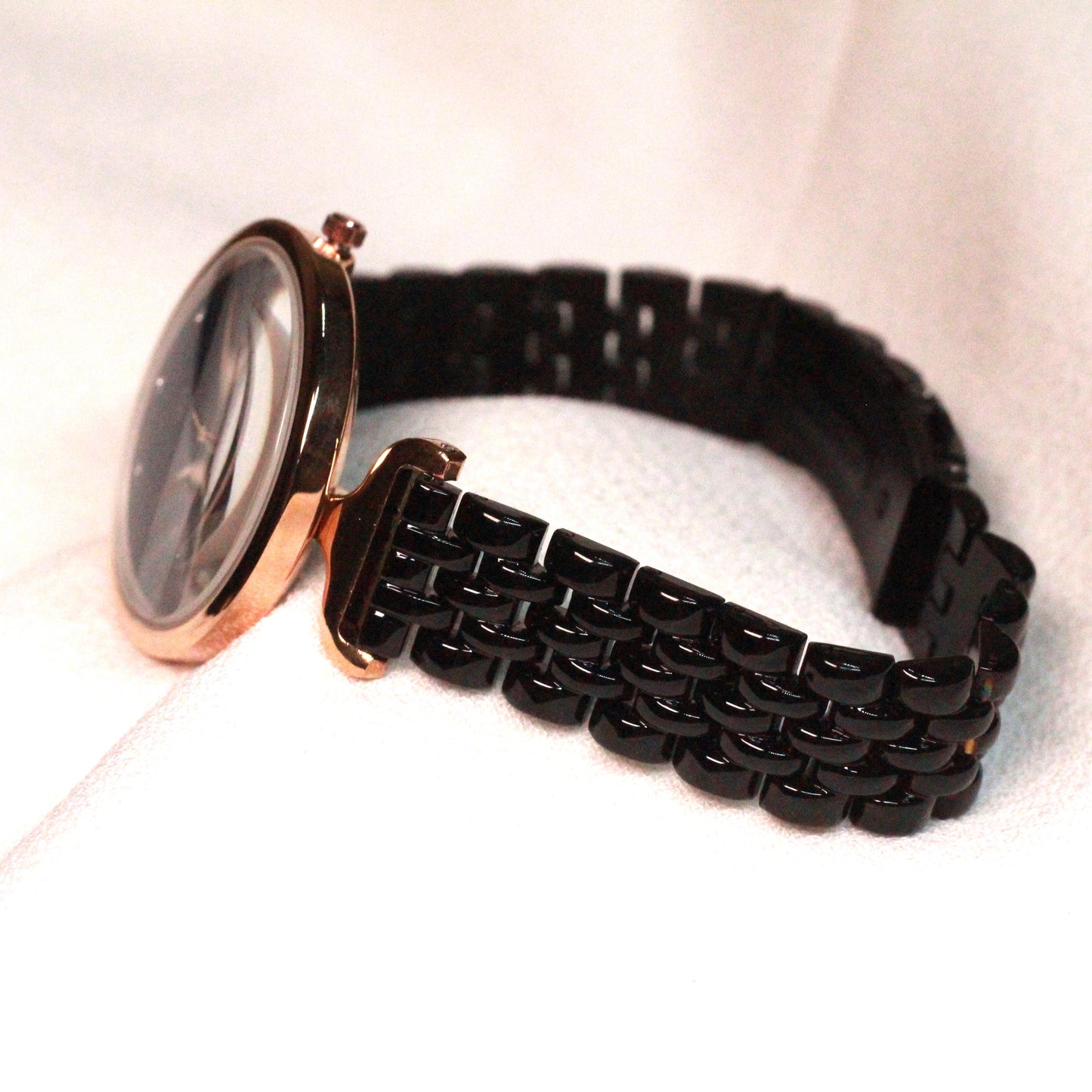 Trending soft chain black watch with deep black dial in rose gold case and European style chain