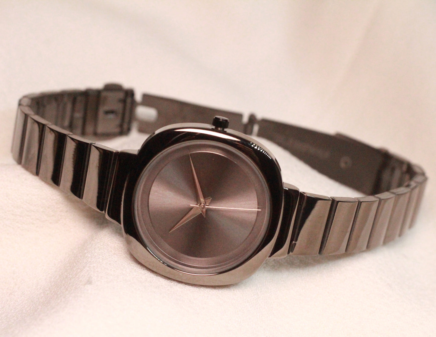 Unique gun metal dial watch with rectangular link chain perfect for office and daily wear