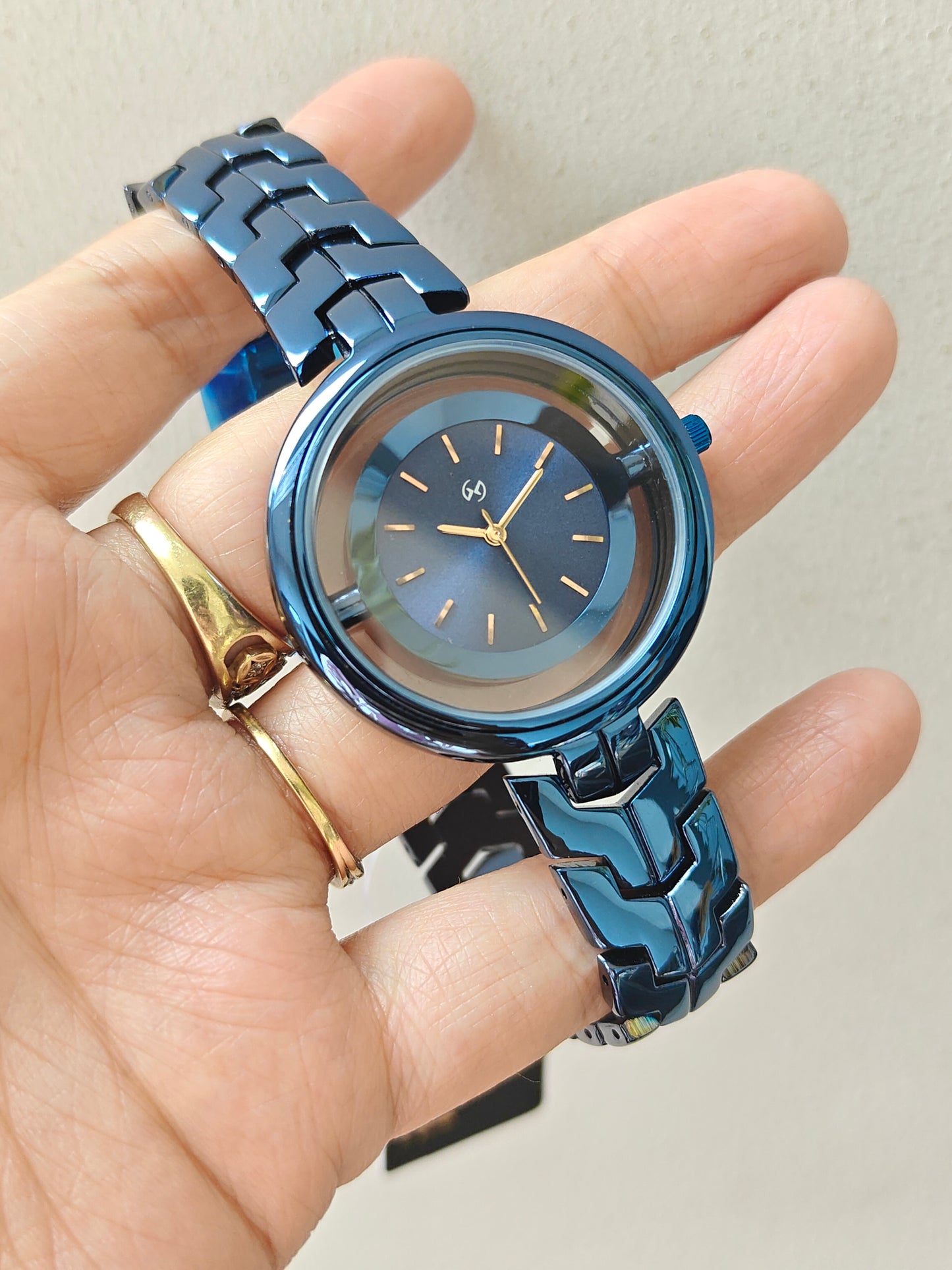Designer and heavy look full blue watch with transparent outer ring