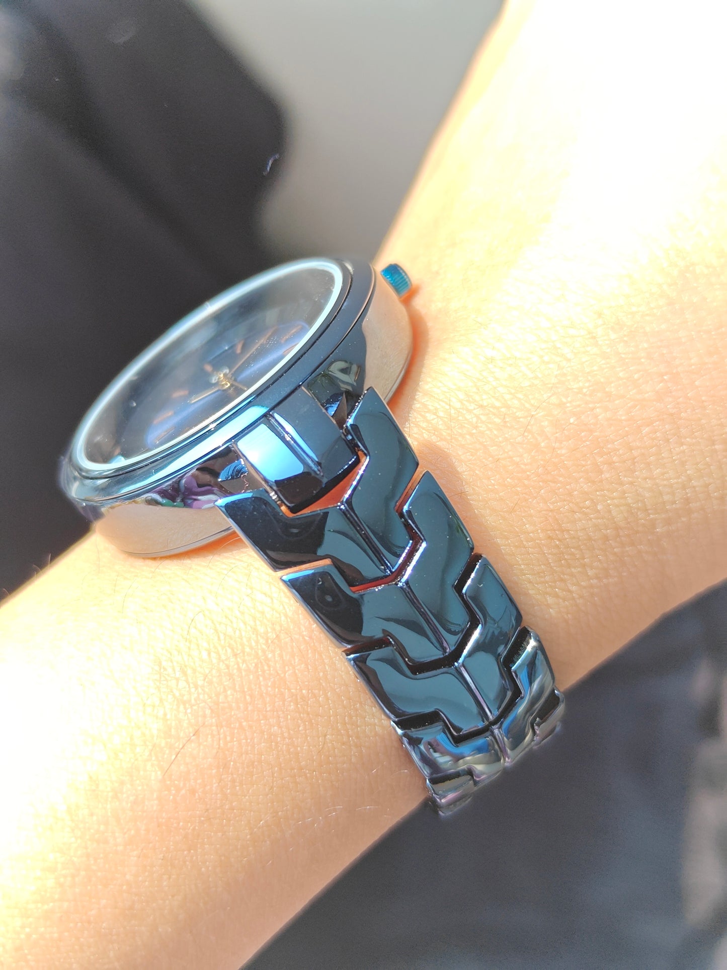Designer and heavy look full blue watch with transparent outer ring