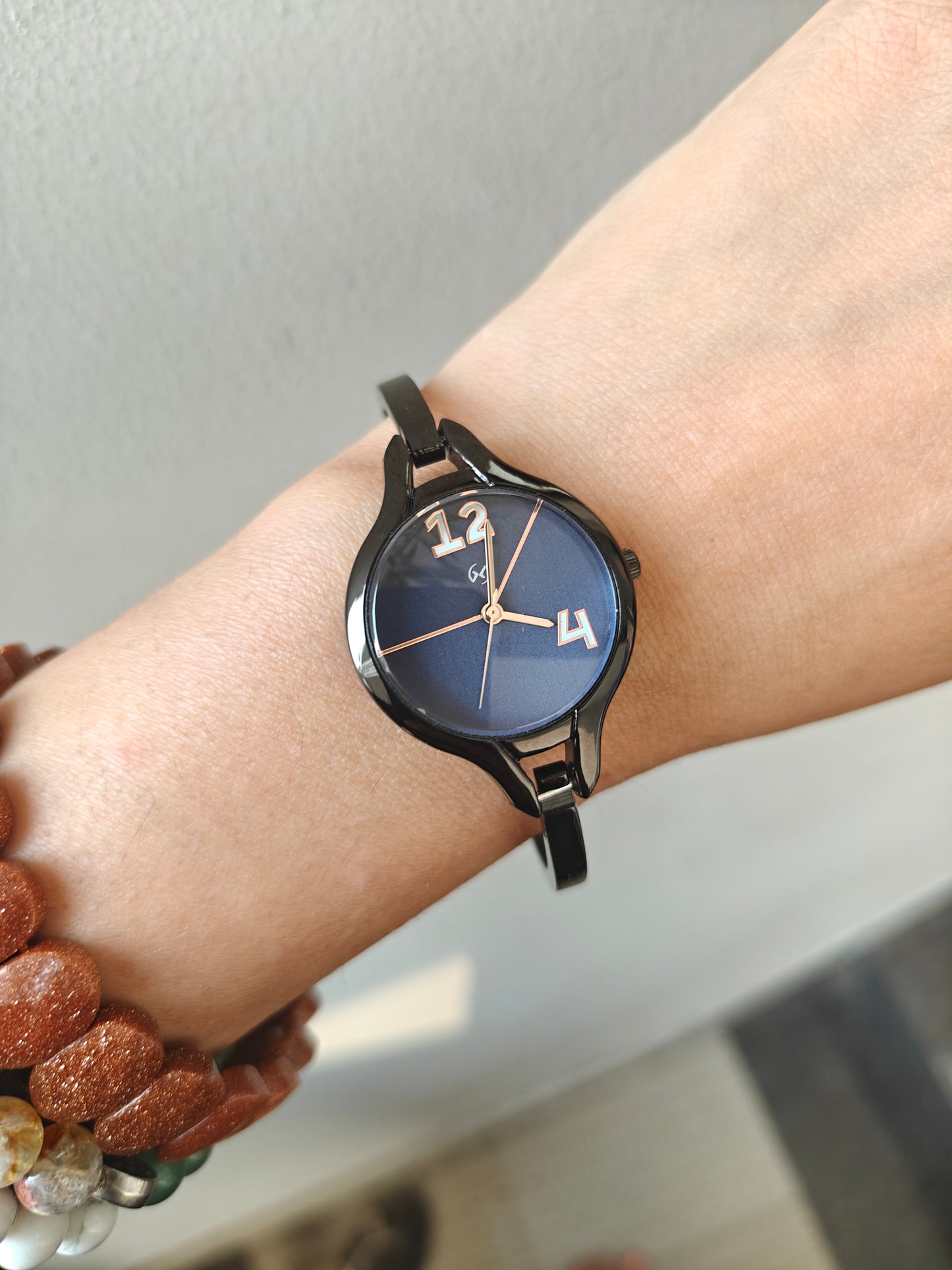 Stylish Rose Blue Kada Watch for Women – Modern, Elegant & Comfortable