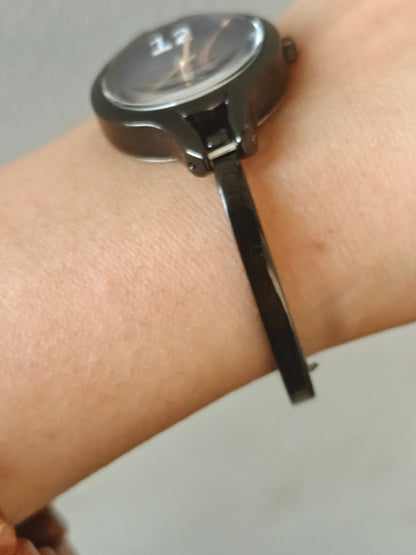 Stylish Rose Blue Kada Watch for Women – Modern, Elegant & Comfortable