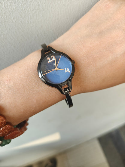 Stylish Rose Blue Kada Watch for Women – Modern, Elegant & Comfortable