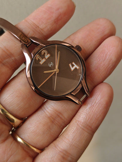 Stylish Brown Kada Watch for Women – Modern, Elegant & Comfortable