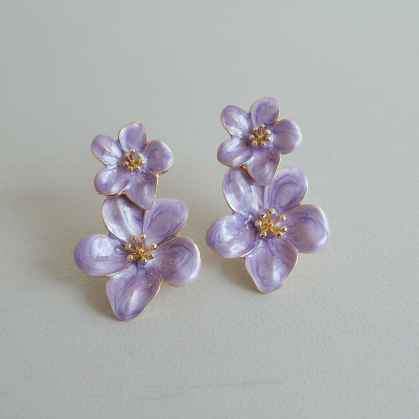 Super pretty enamel floral earrings with real detailing for women in rich lilac