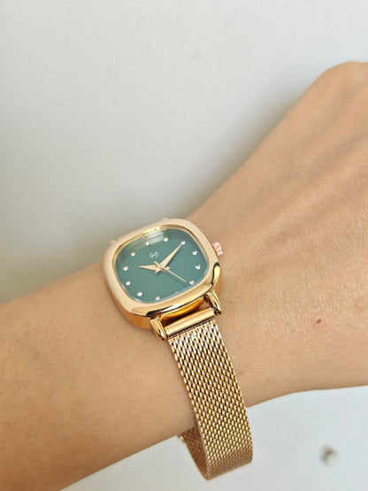 ROSE GOLD BEAUTY DESIGNED TO TURN HEADS EVERY DAY WITH GREEN DIAL