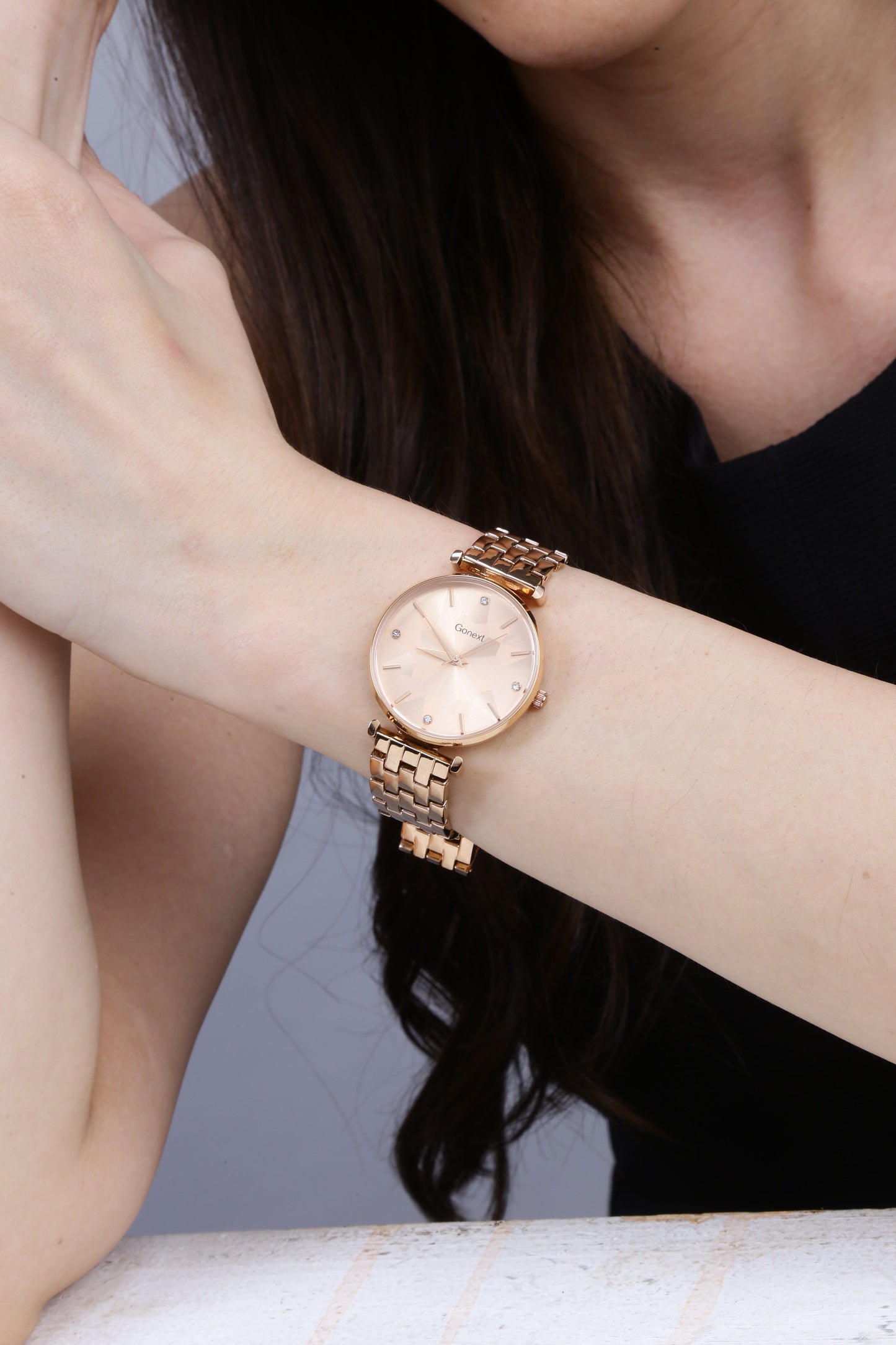 Shimmering rose gold watch with Geometric Dial and rose gold case