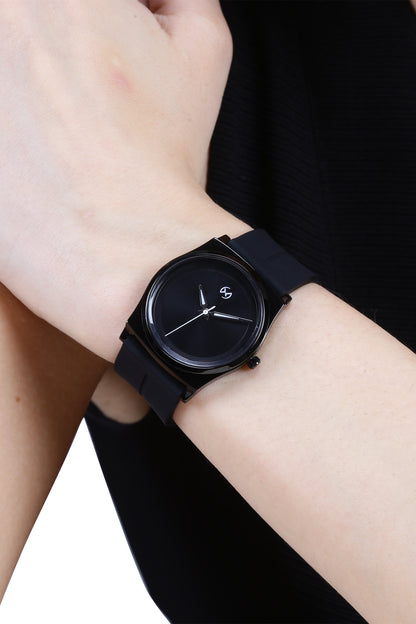 Black silicone watch for women with magnetic closure