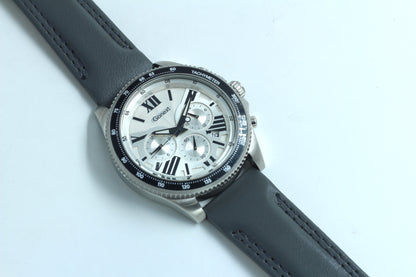 Men chronograph watch grey padded strap and silver dial functions included : tachymete