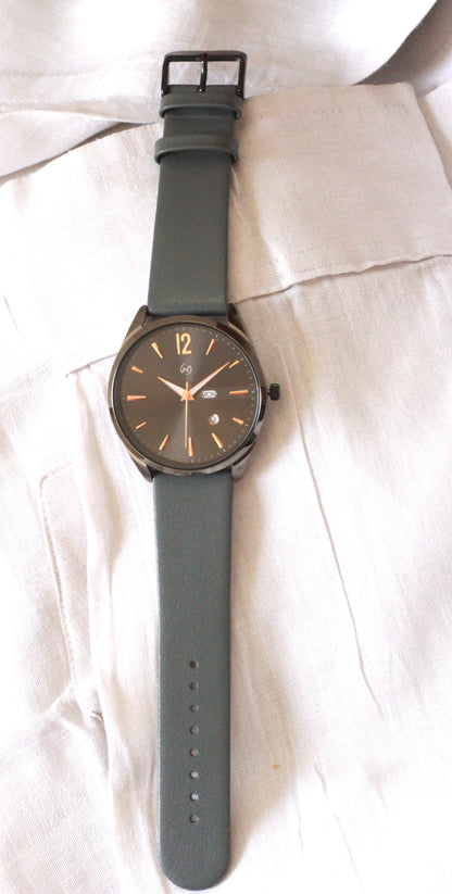 Grey formal watch for men with luminous hands :day and date