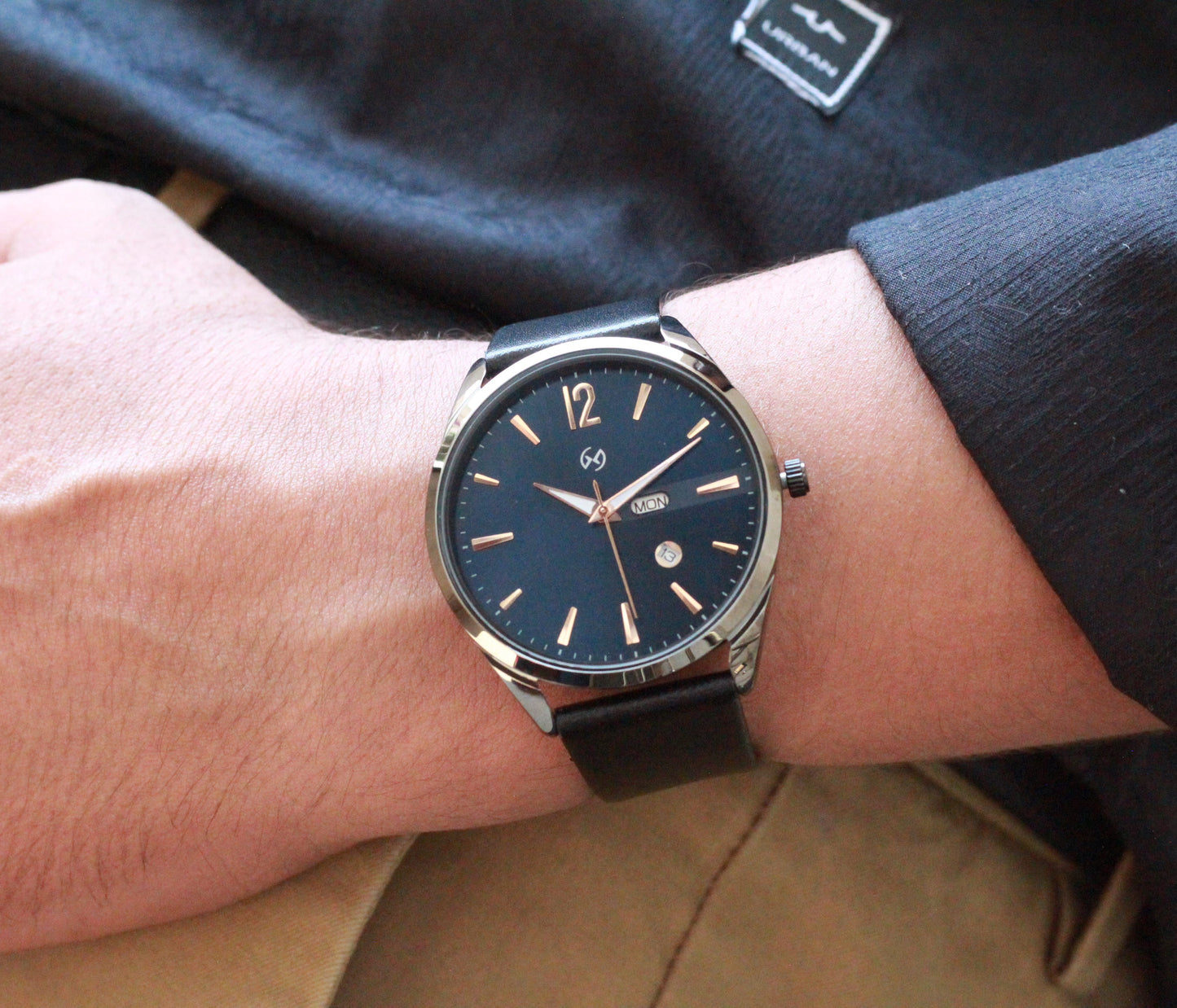 Unique combination of blue dial with gun metal case : day and date display