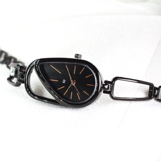 Bestseller Rectangular case Women black watch with contrasting number in silver (Copy)